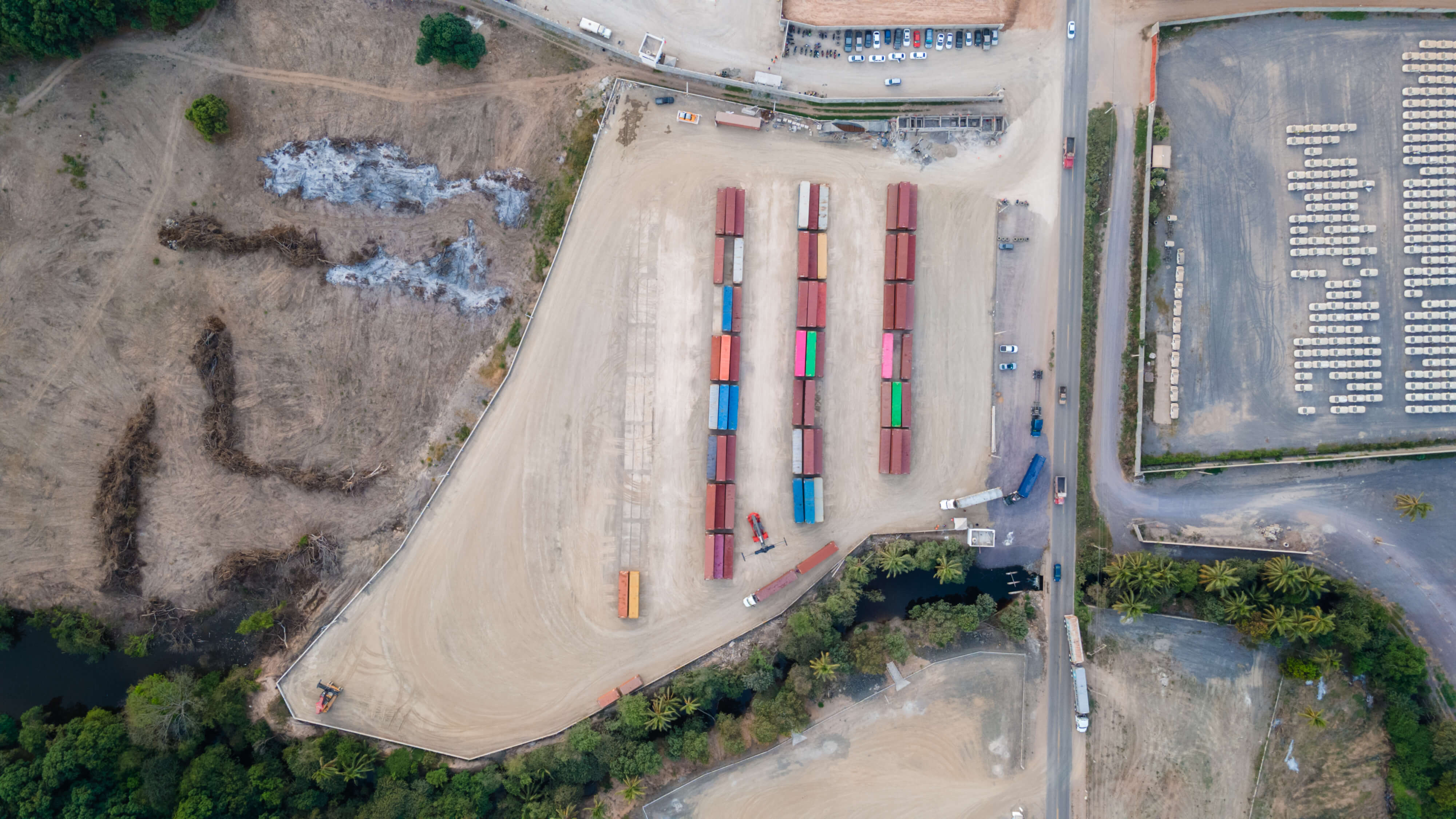Área de maniobras y carga en las instalaciones de Patio La Esperanza